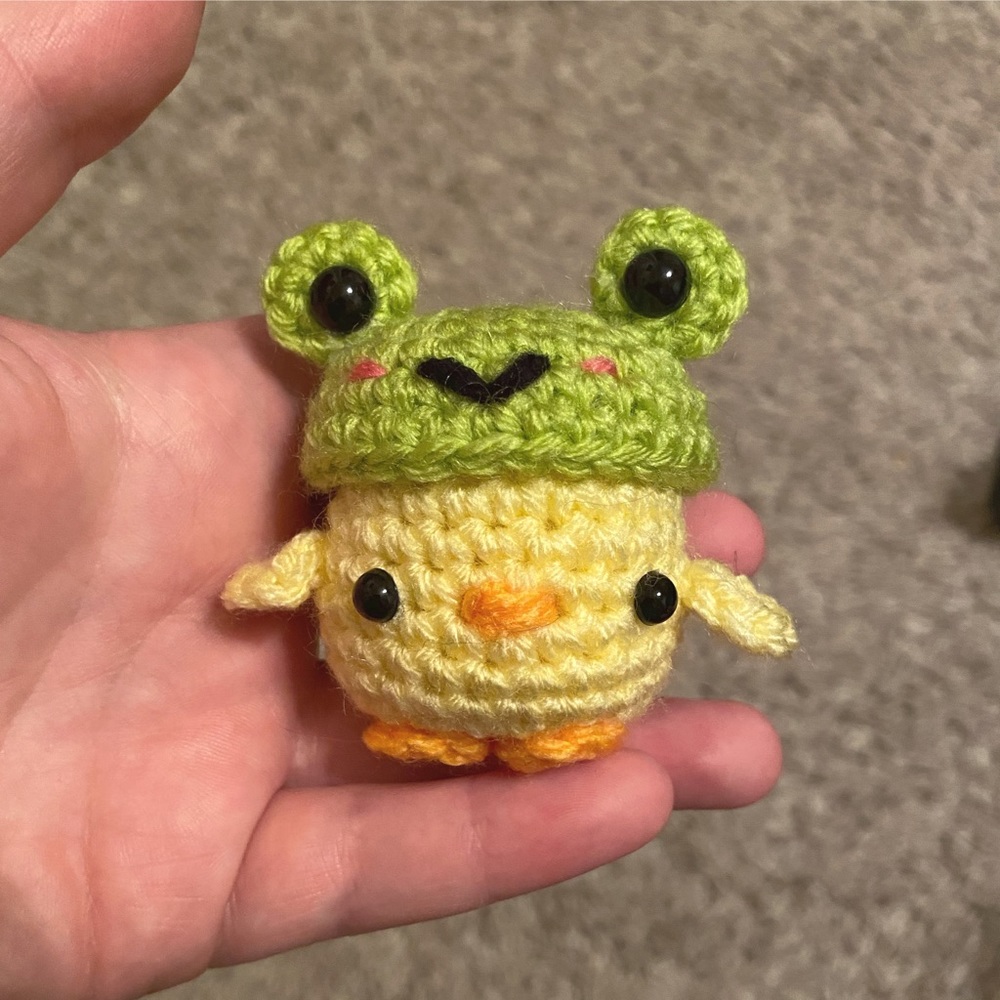 crochet chick peep with removable frog hat